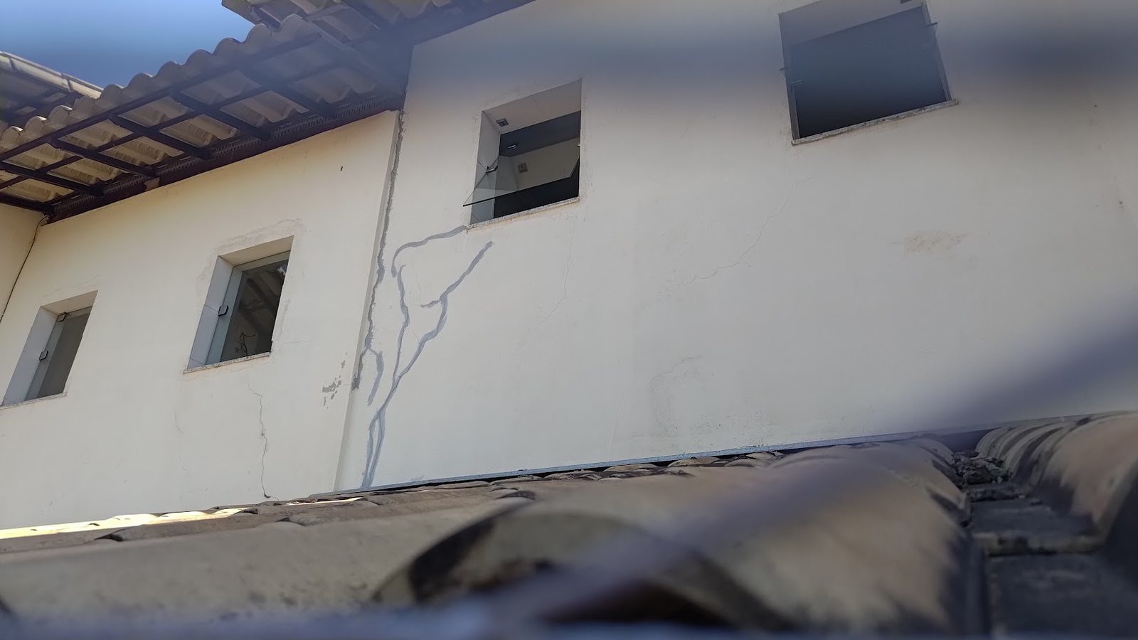Trincas mapeadas na fachada de imóvel em Belo Horizonte